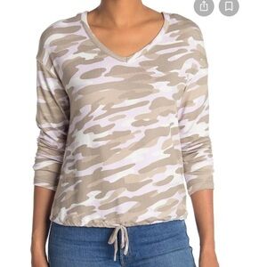 Como Vintage sz S/P olive camo 3/4 sleeve knit top